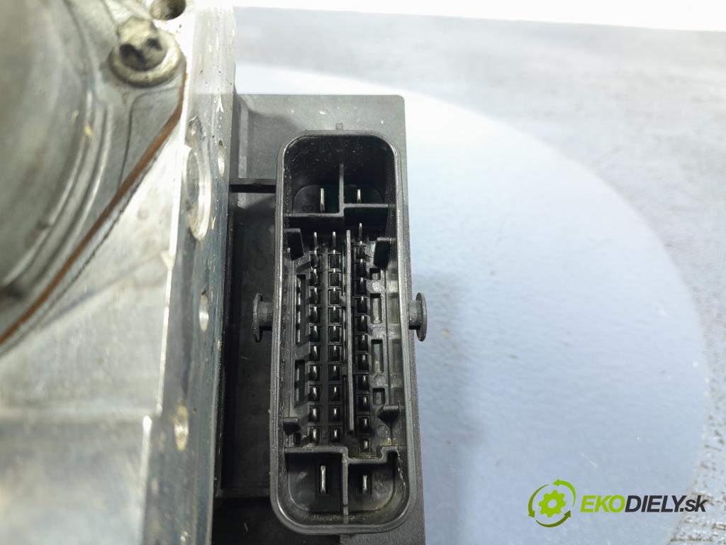 Audi A6 2006 čerpadlo ABS x 4F0614517L