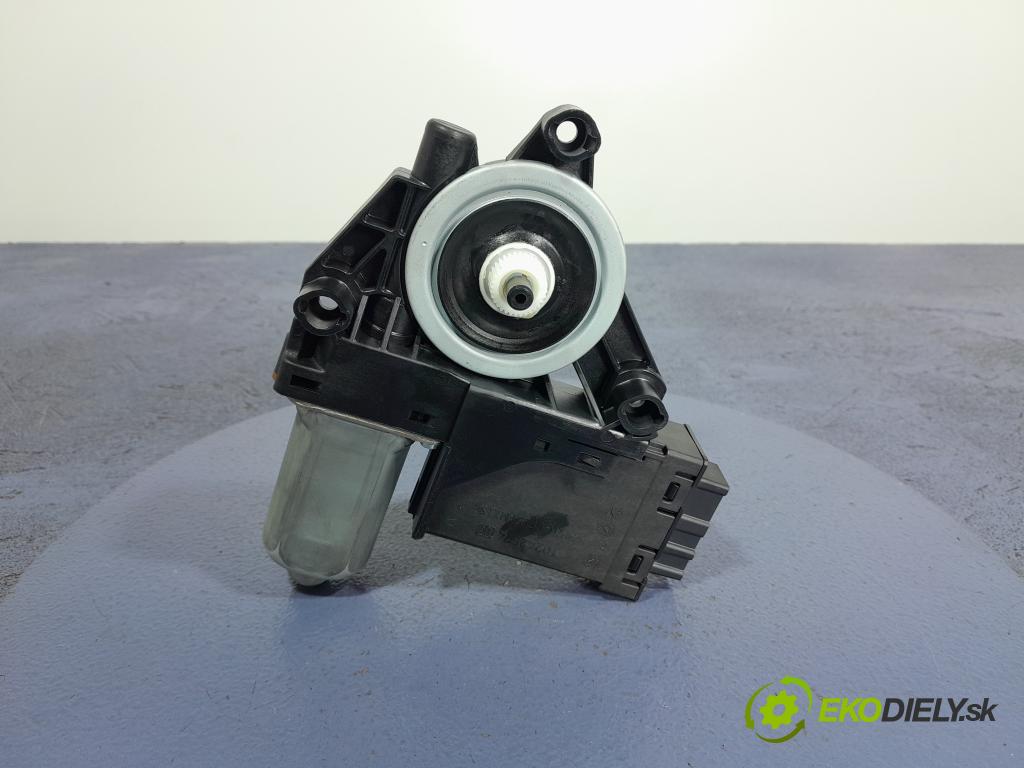 Volvo S90 2017 mechanismus stahování Sklenka: Zad: v pravo: 31456808