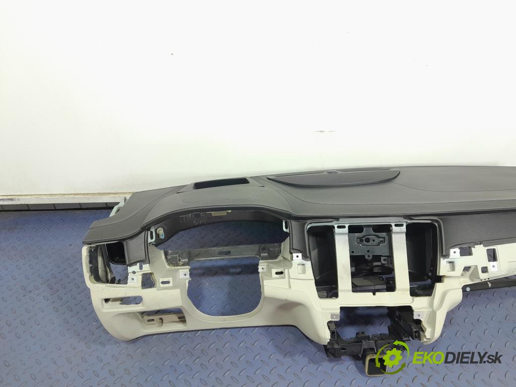Volvo S90 2017 kokpit,pristrojová doska 01