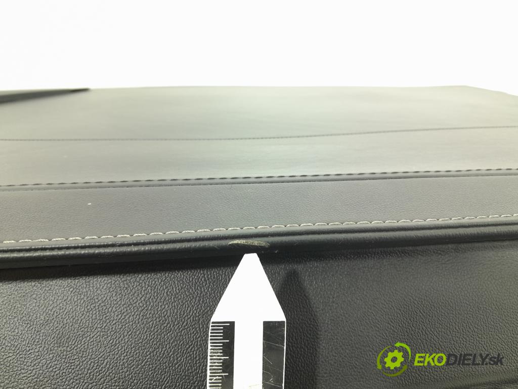Volvo S90 2017 kokpit,pristrojová doska 01
