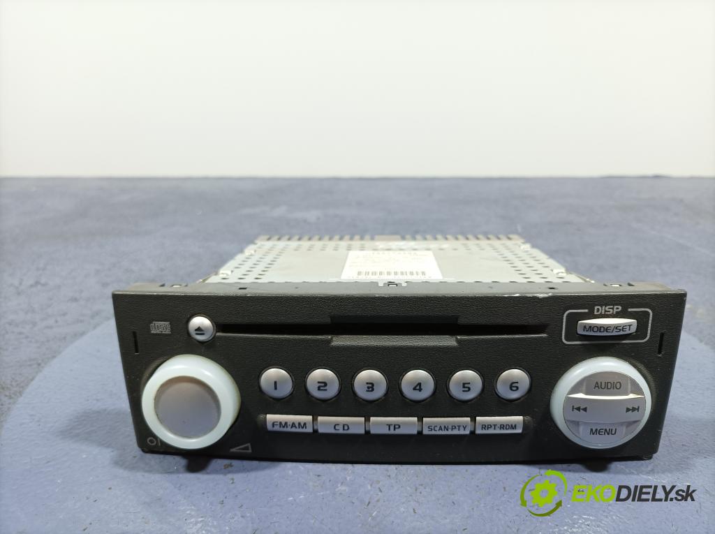 Mitsubishi Colt 2005 Radio I Navigácia: MR587702