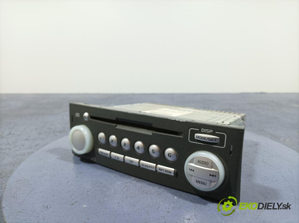 Mitsubishi Colt 2005 Radio I Navigácia: MR587702