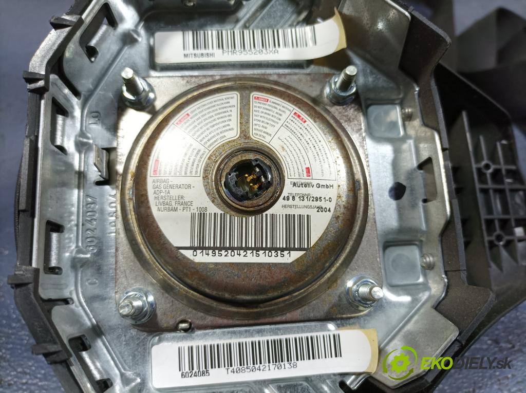 Mitsubishi Colt 2005 kokpit,pristrojová doska 01