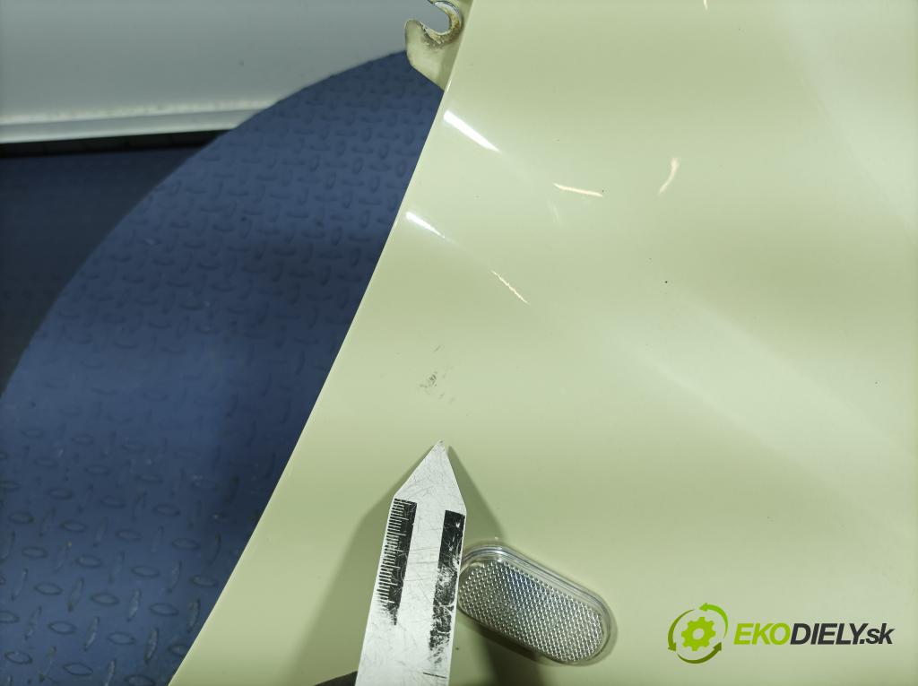 Nissan Micra 2005 blatnik před v pravo: 01
