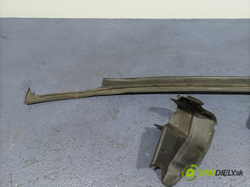 Audi A7 2023 lišta kufra: 4K8827229