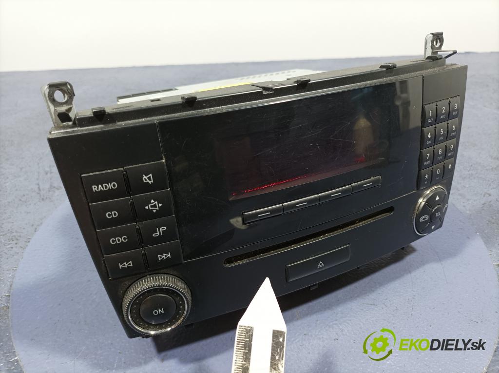 Mercedes CLC-Klasa 2008 Radio I Navigácia: A2038704589