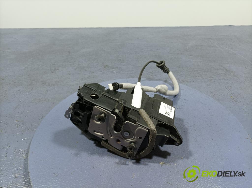 Volvo Xc40 2024 zámek dveře před v pravo: 31440998