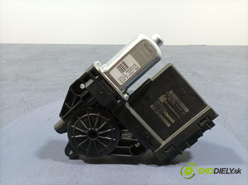 Volvo Xc40 2024 mechanismus stahování Sklenka: před v pravo: 31674757