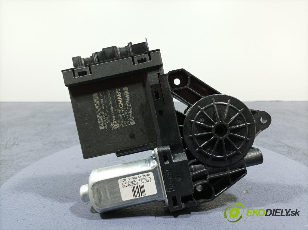 Volvo Xc40 2024 mechanismus stahování Sklenka: před v pravo: 31674757
