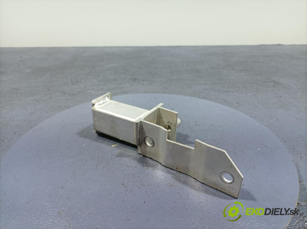 Volvo Xc40 2024 výztuha narazník před 32283254