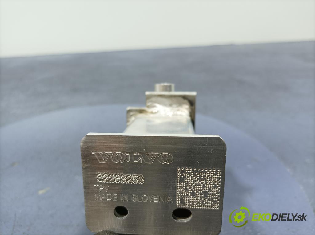 Volvo Xc40 2024 výztuha narazník před 32283253