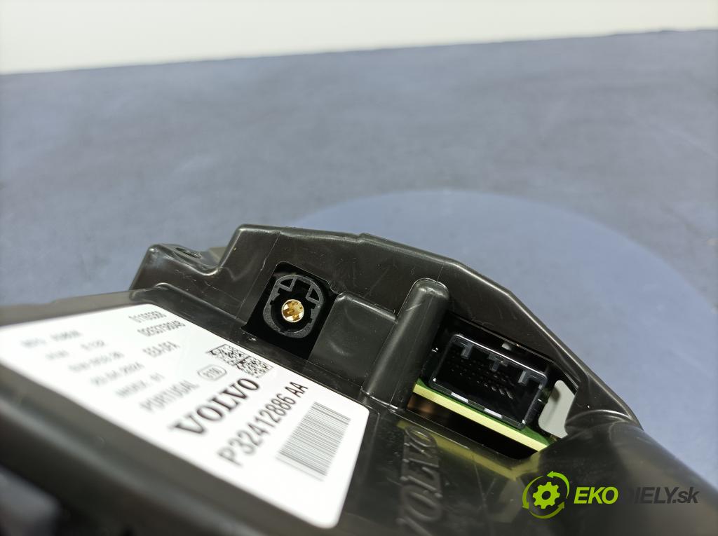 Volvo Xc40 2024 prístrojovka/ budíky P32412886AA