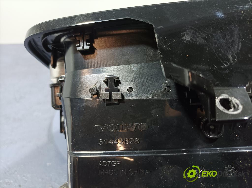 Volvo Xc40 2024 displej Radio / GPS 32350422
