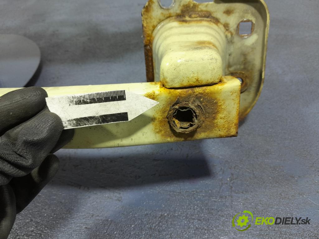 Nissan Micra 2005 výztuha Čelní / stěna Přední 01