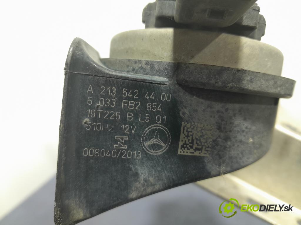 Mercedes E-klasa 2019 výztuha Čelní / stěna Přední A2136200130