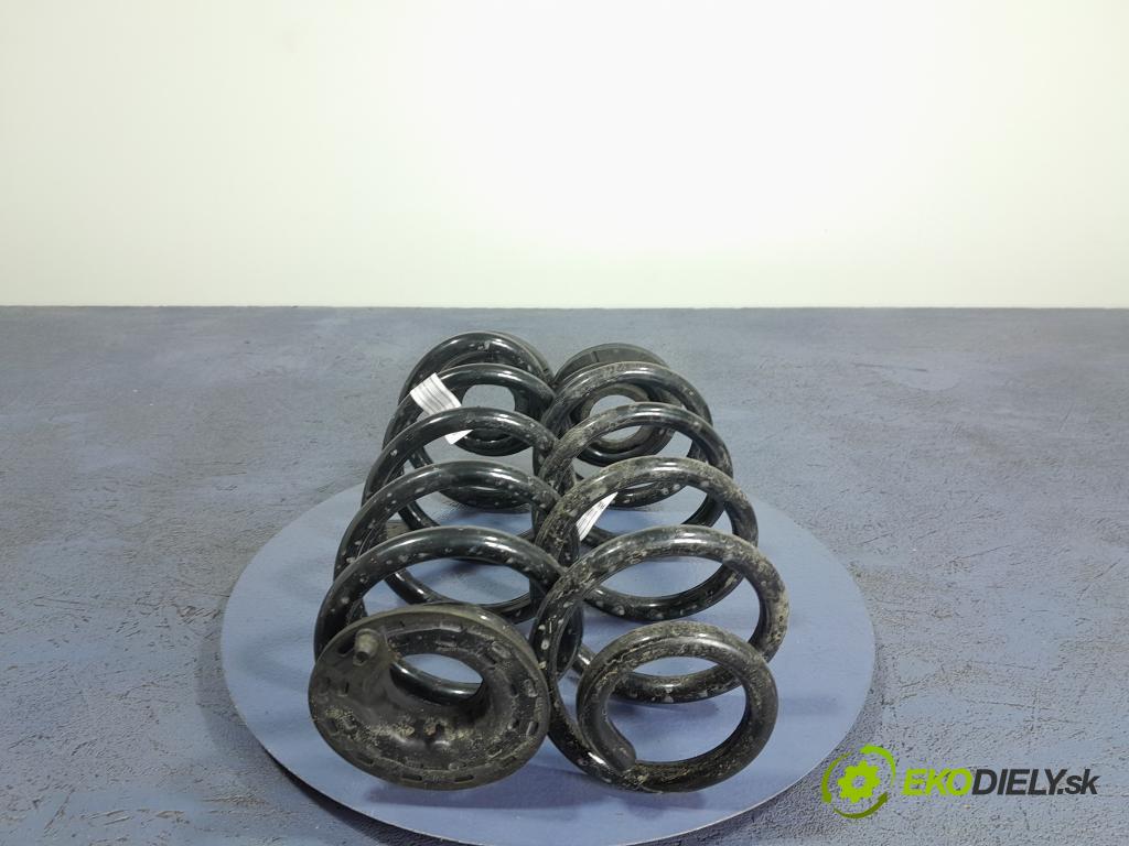 Volvo Xc40 2024 pružina zad 31658708