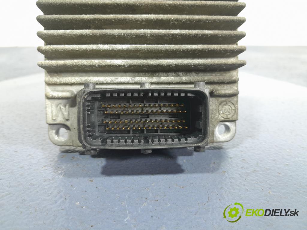 Opel Meriva 2003 řídící jednotka Motor: 12214830 DXBC