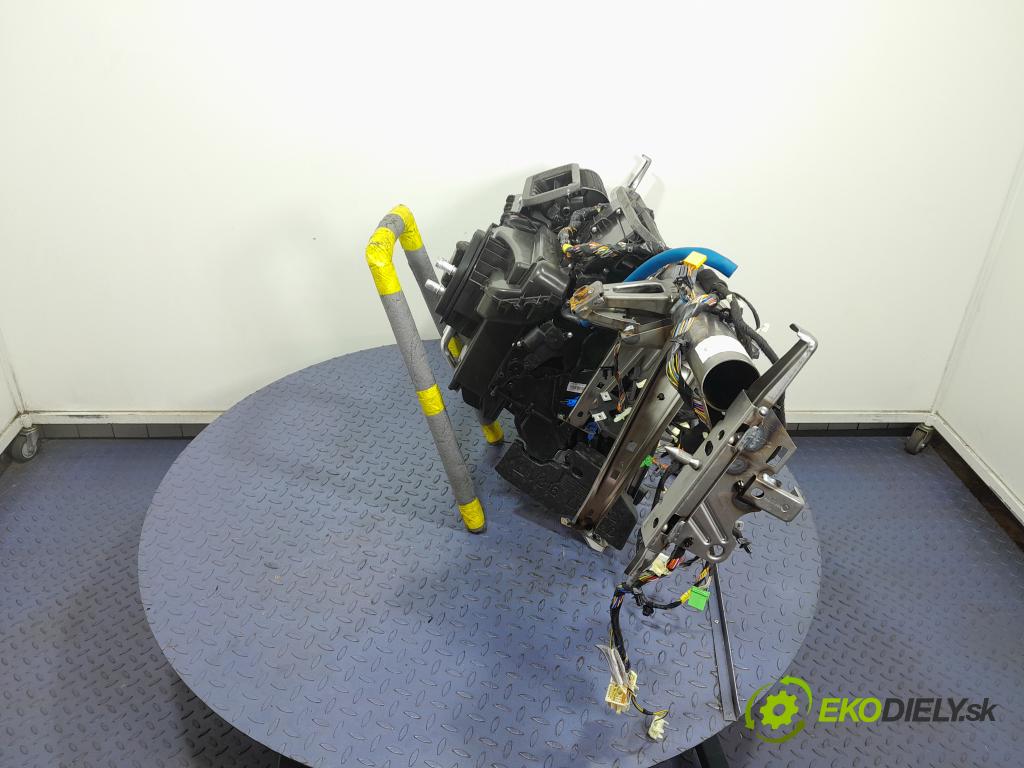 Volvo Xc40 2024 radiator 32329501