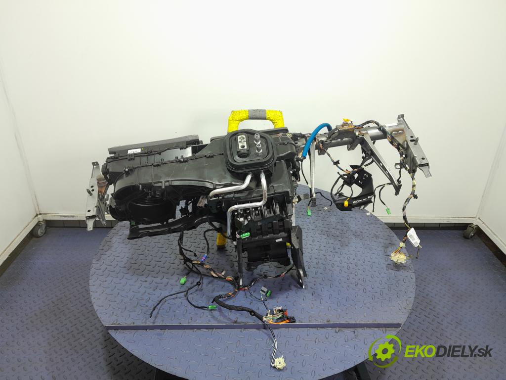 Volvo Xc40 2024 radiator 32329501