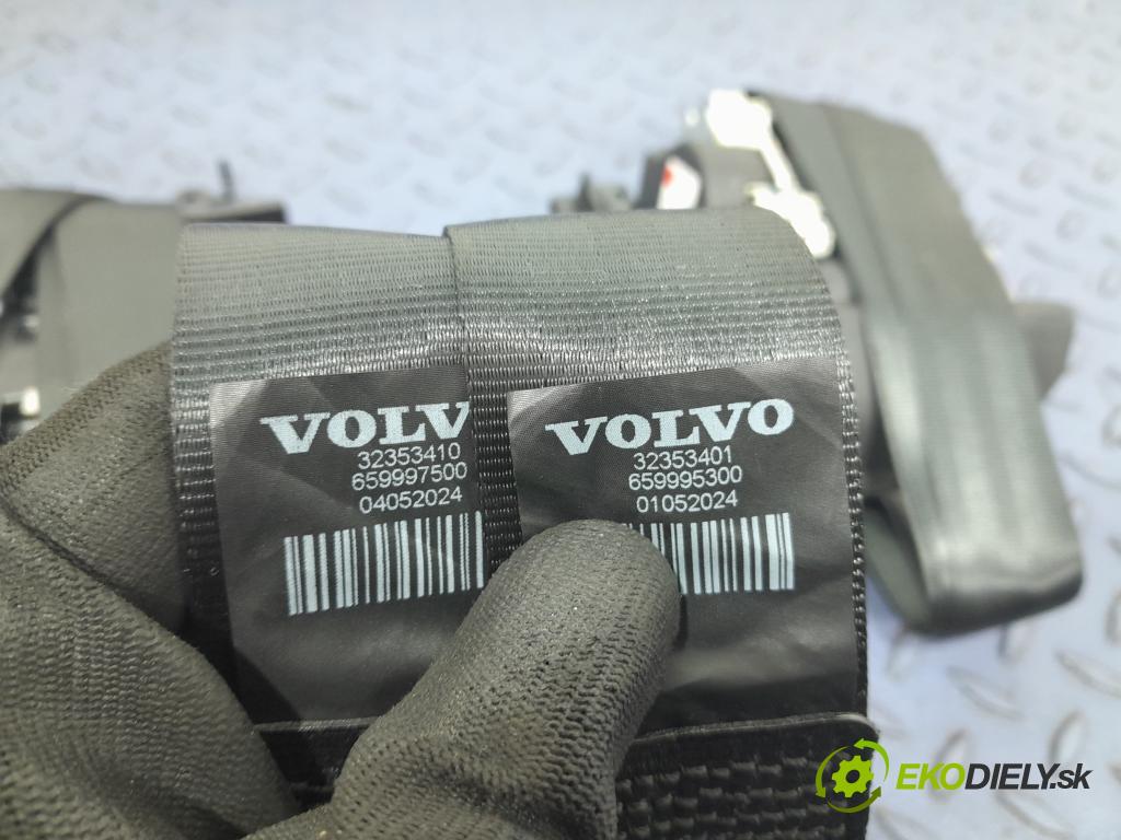 Volvo Xc40 2024 kokpit,pristrojová doska 01