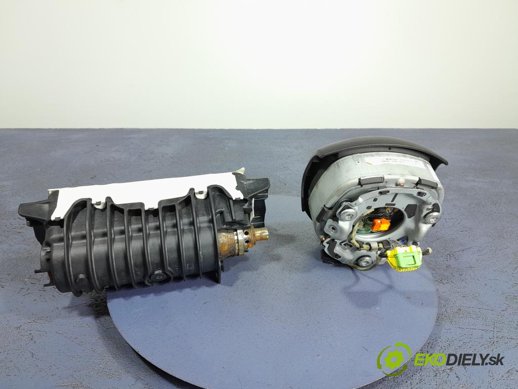 Audi A4 2008 kokpit,pristrojová doska 01
