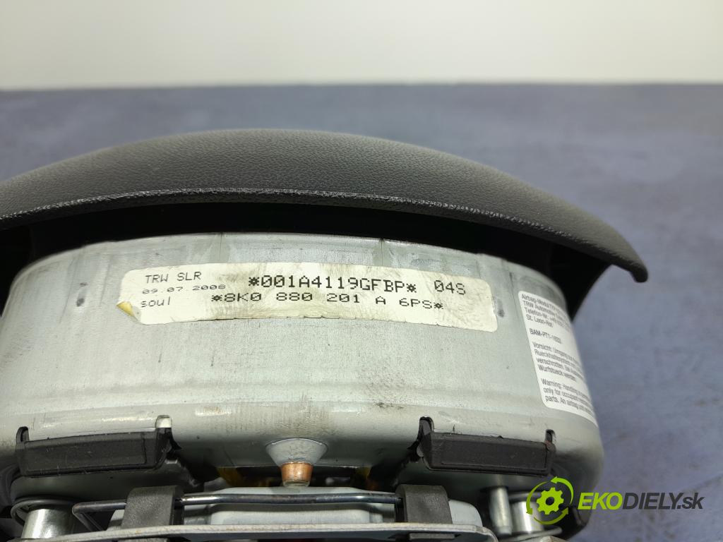 Audi A4 2008 kokpit,pristrojová doska 01