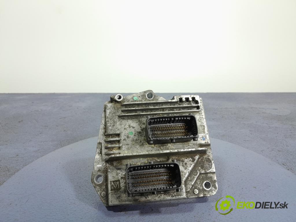 Opel Meriva 2006 řídící jednotka Motor: 12249823