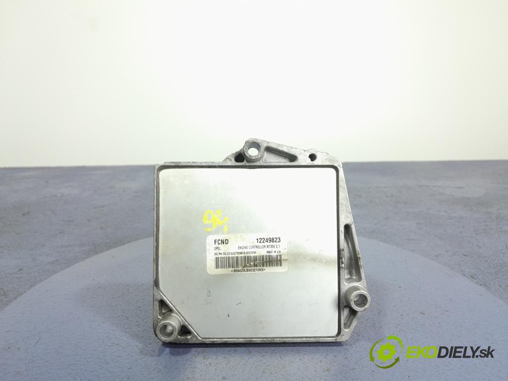 Opel Meriva 2006 řídící jednotka Motor: 12249823