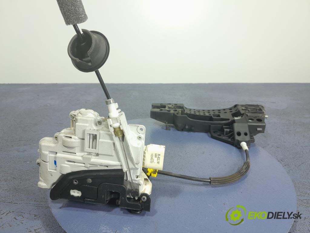 Audi A6 2013 zámek dveře Zad: Levý: 4G0839015