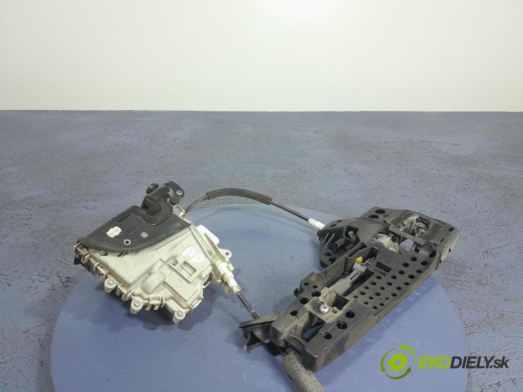 Audi A6 2013 zámek dveře před v pravo: 8J1837016C