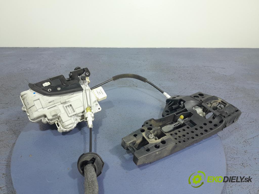 Audi A6 2013 zámek dveře Zad: v pravo: 4G0839016