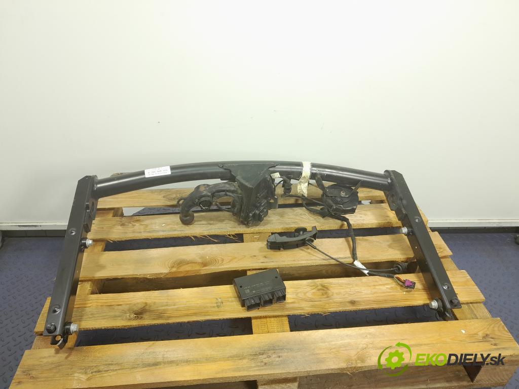 Audi A6 2013 oko Do Přívěsy 4G0800491R