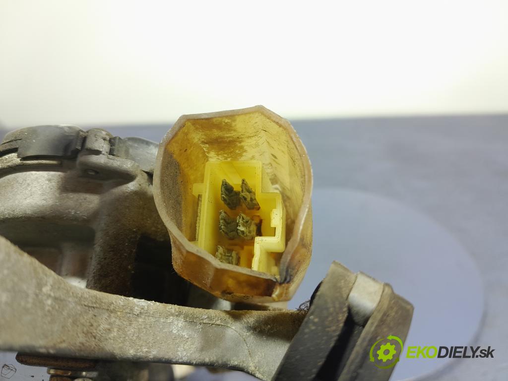 Honda City 2006 mechanismus motorek Stěrače: před 01