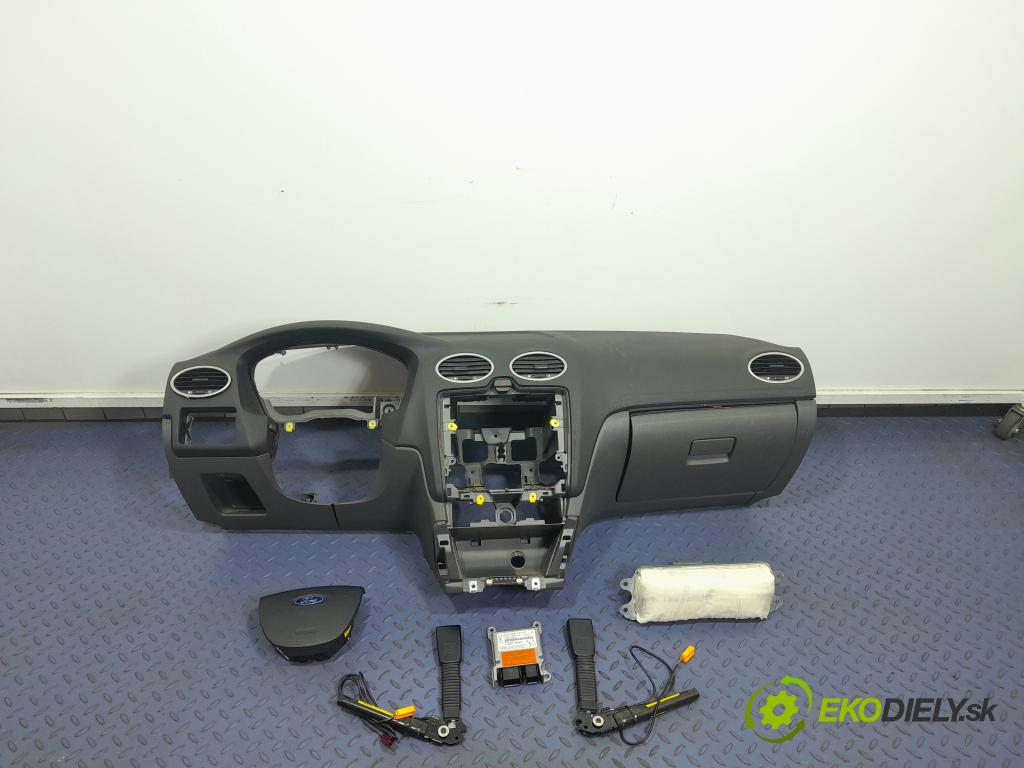 Ford Focus 2006 kokpit,pristrojová doska 01