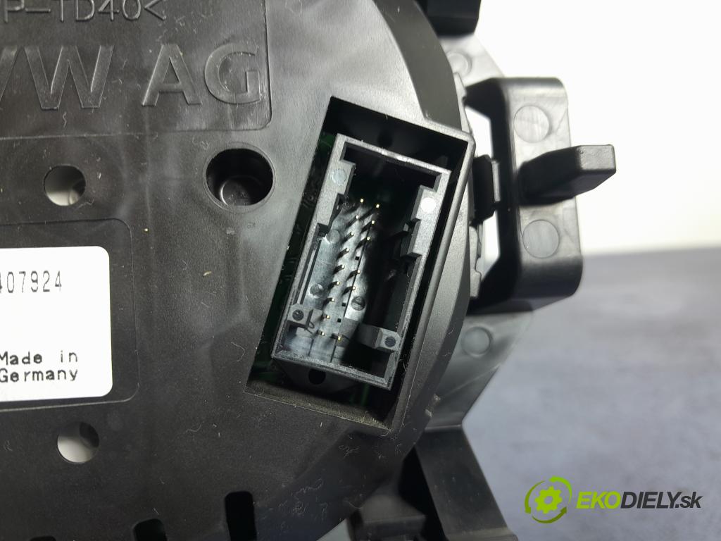 Vw Passat 2017 prístrojovka/ budíky 3G0920741C