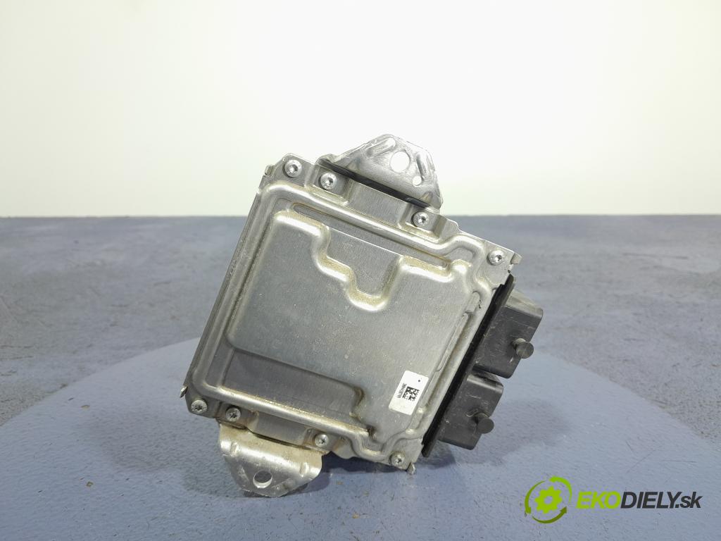 Suzuki Sx4 2015 řídící jednotka Motor: 33910-61M00