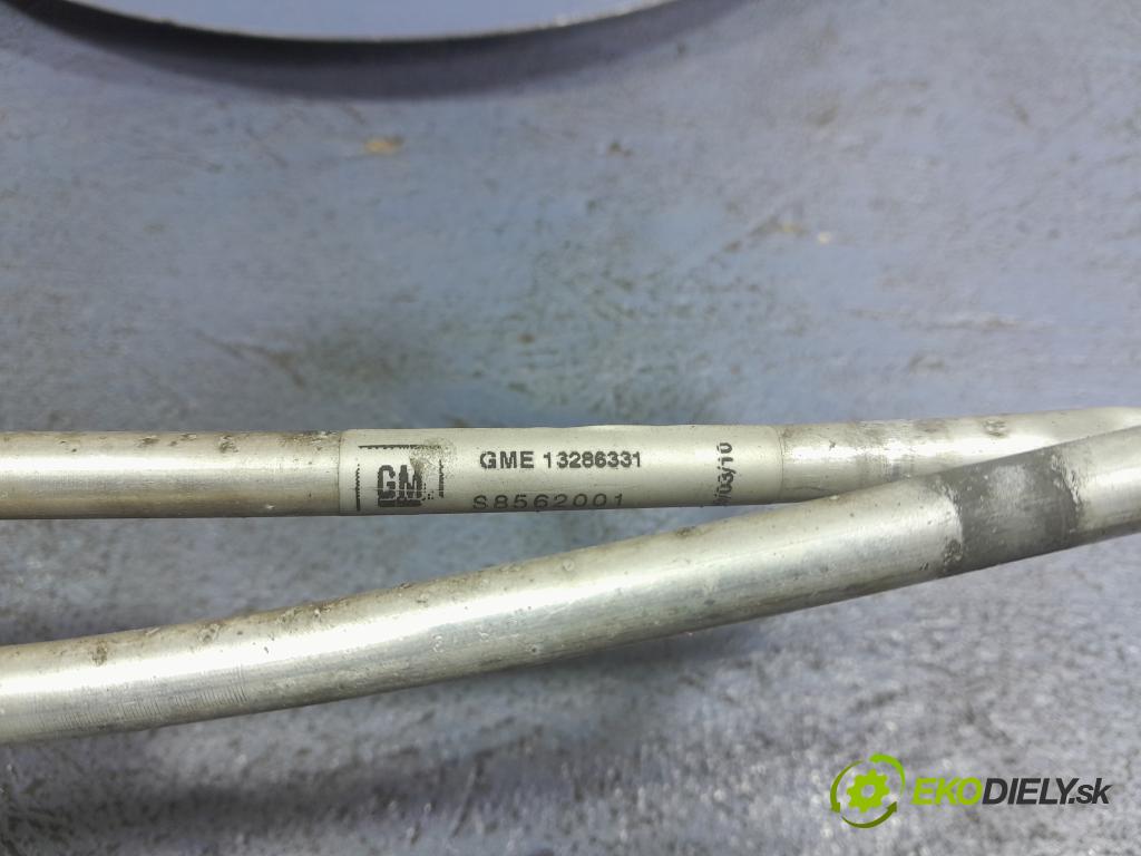 Opel Insignia 2010 chladič oleja 8562001