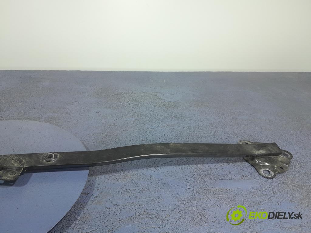 Volvo V40 2014 výztuha Čelní / stěna Přední 31349965