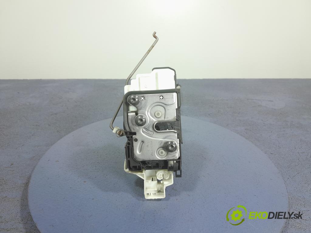 Volvo V40 2014 zámek dveře před Levý: 31440389