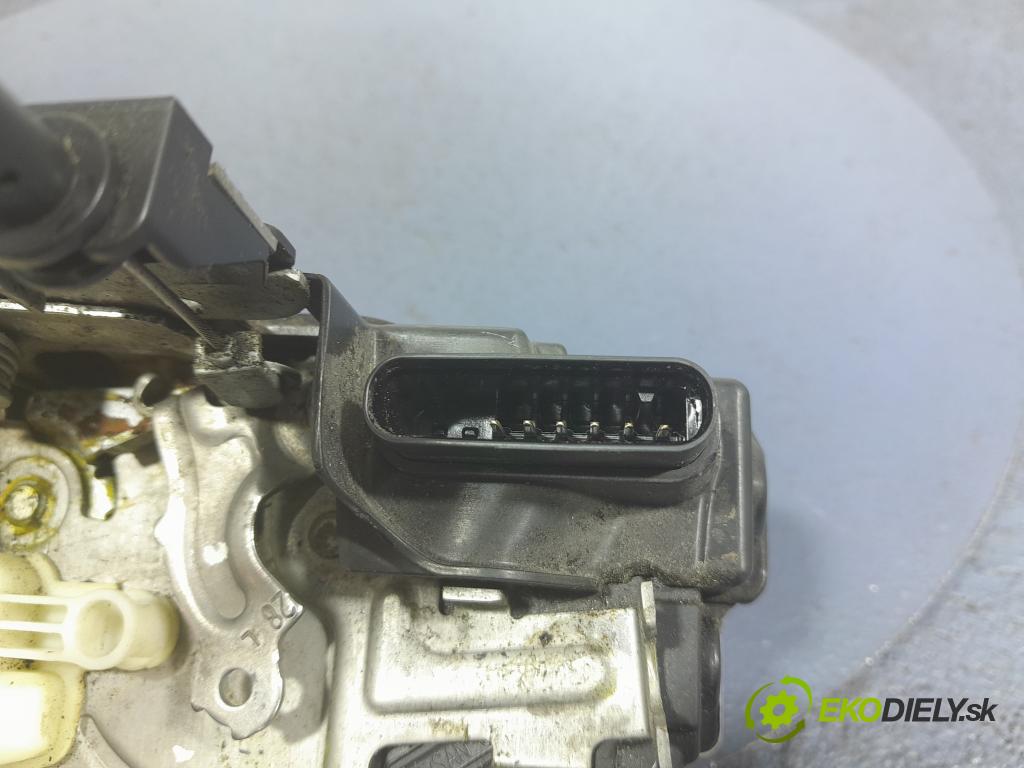 Volvo V40 2014 zámek dveře Zad: Levý: 31440397