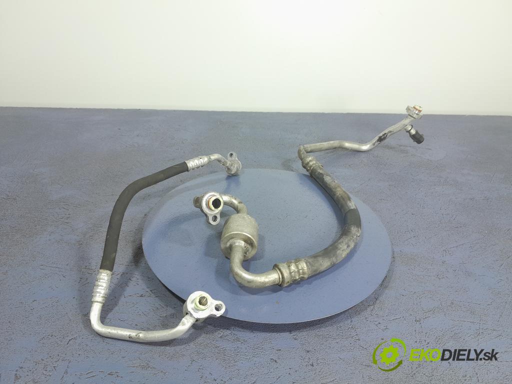 Volvo V40 2014 rúrka Klimatizácia: 01
