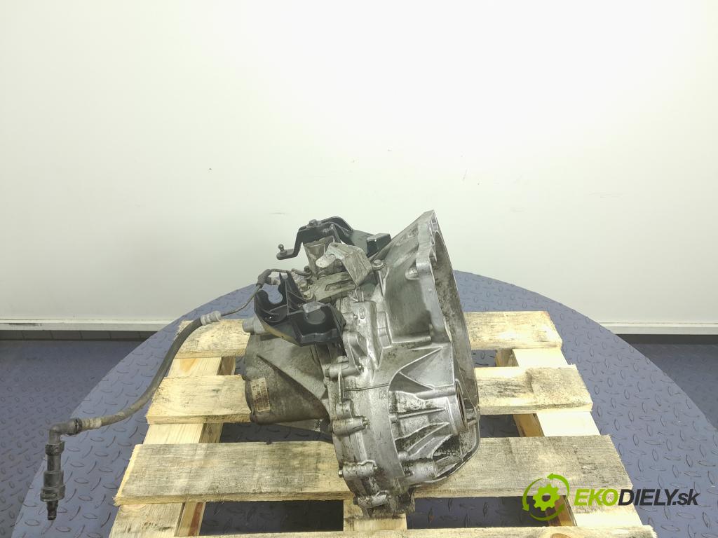 Volvo V40 2014 prevodovka Manualna CV6R-7002-GD
