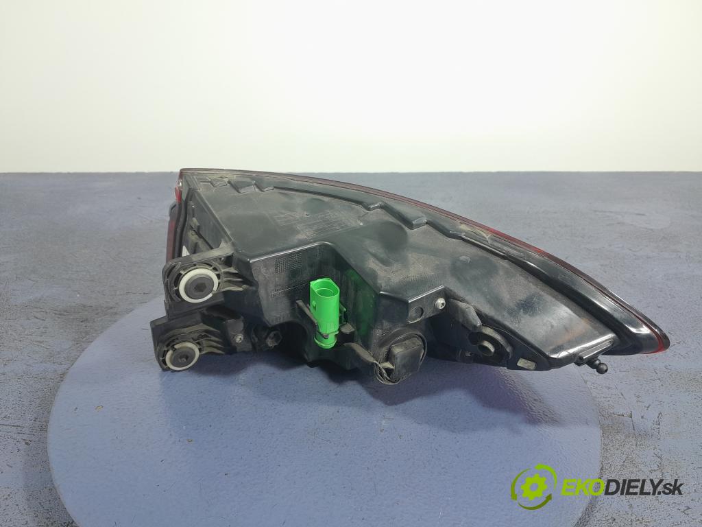 Audi A8 2019 svetlo / reflektor zad ľavá Vonkajsia: 4N0945207B