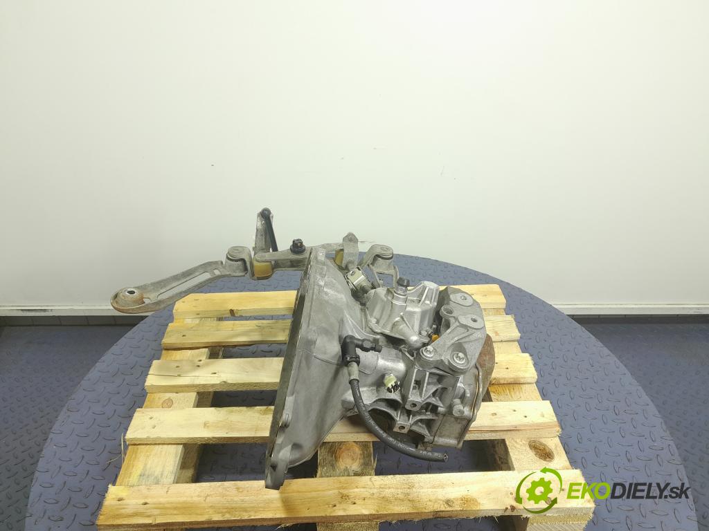 Opel Corsa 2005 prevodovka Manualna F13C394