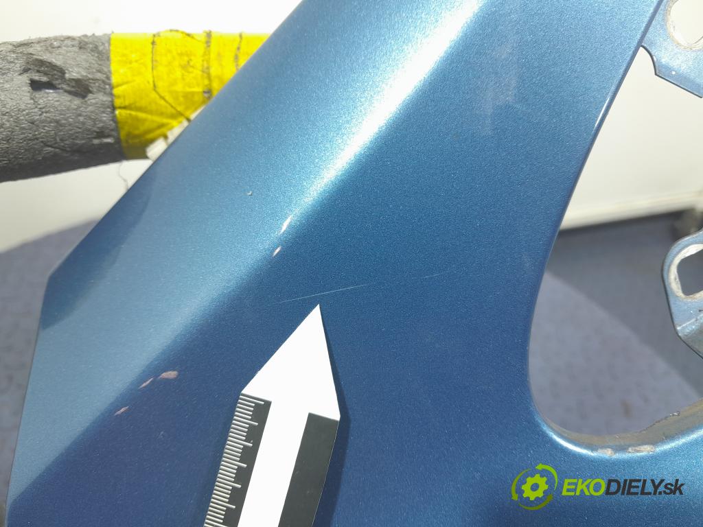 Volvo V40 2014 blatnik před Levý: 01
