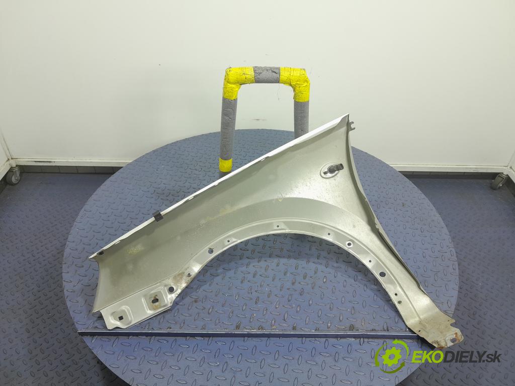 Opel Corsa 2005 blatnik před v pravo: 01
