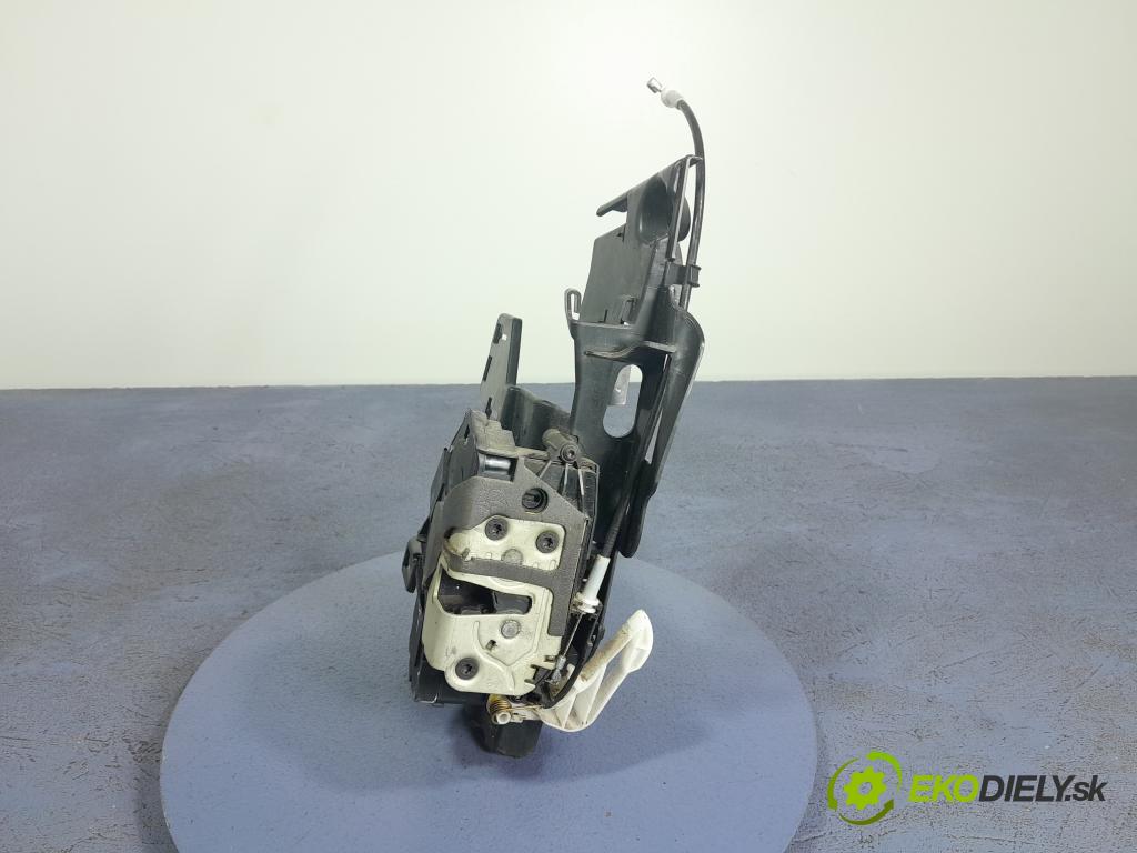 Ford Fiesta 2014 zámek dveře před v pravo: AM5A-U21812-BE