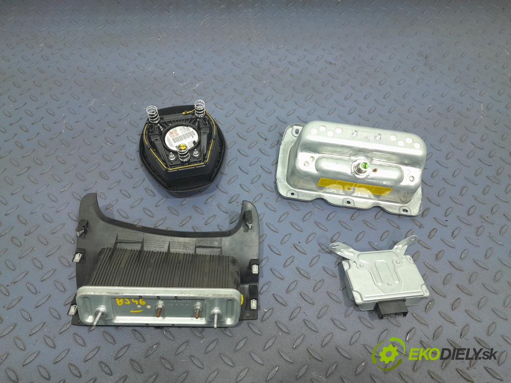 Ford Fiesta 2014 kokpit,přistrojova deska 01