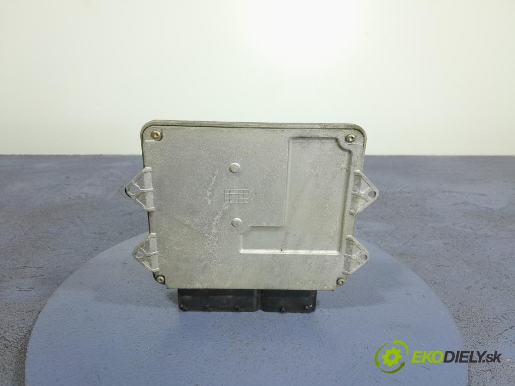 Opel Corsa 2006 řídící jednotka Motor: 55196352
