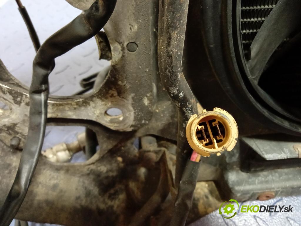 Audi A6 2000 výztuha Čelní / stěna Přední 01